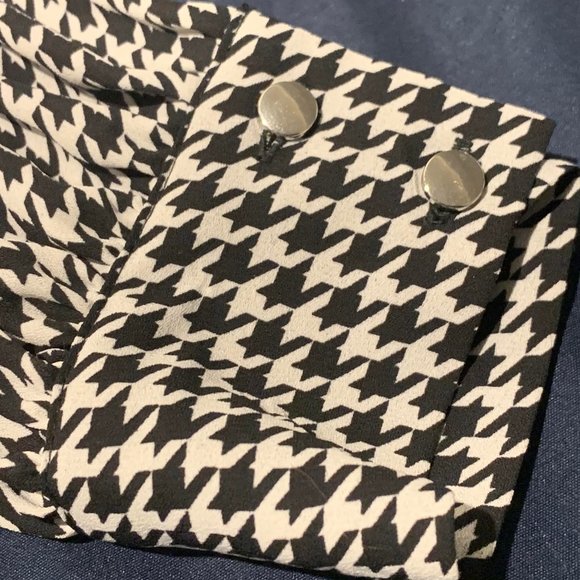 Dorothy Perkins Button Up in Houndstooth - Picture 7 of 7